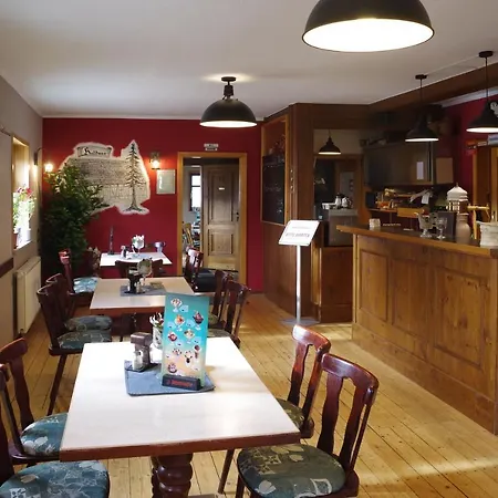 Wirtschaft & Zum Huthaus Guest house *
