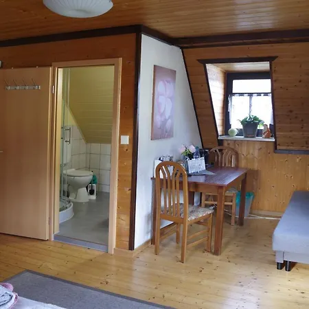 Wirtschaft & Zum Huthaus Guest house