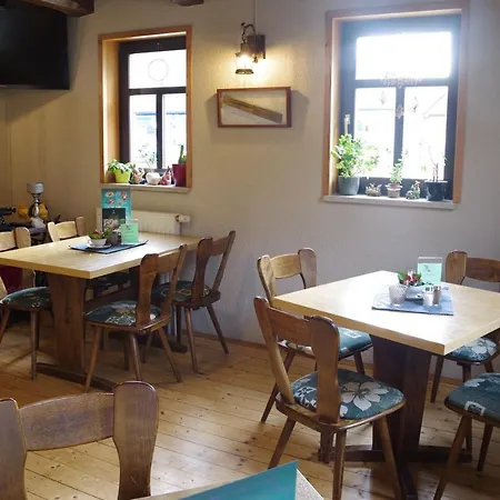 Wirtschaft & Zum Huthaus Guest house *
