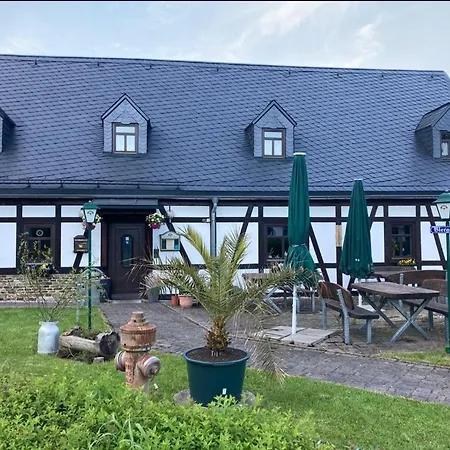Wirtschaft & Zum Huthaus Guest house